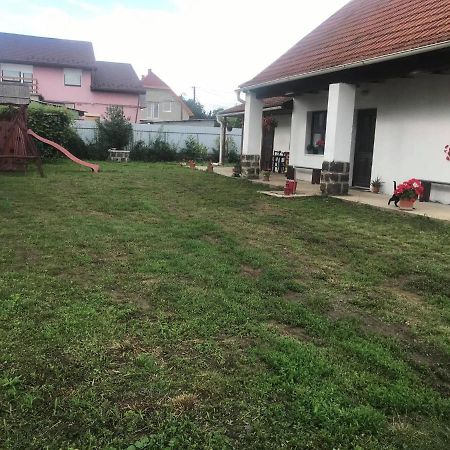 Hotel Oncsa Vendeghaz Gyöngyös Zewnętrze zdjęcie