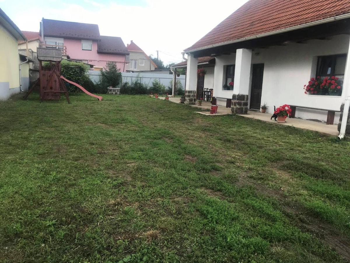 Hotel Oncsa Vendeghaz Gyöngyös Zewnętrze zdjęcie